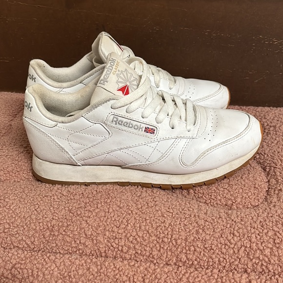 Reebok classic shoe - Picture 3 of 4